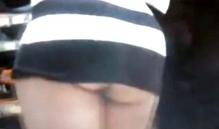 Szczupła rude starsze panie masturbacja włosy obok niekończącej się drodze