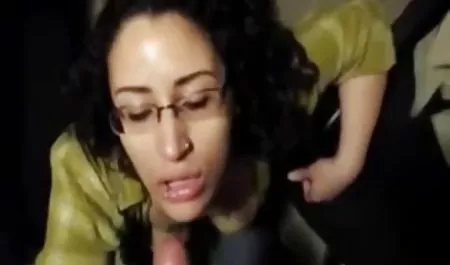 Piękna dziewczyna z ich sexstarszepanie otworów