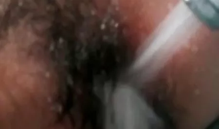 Dzieci przebrania, aby sex fotki starszych kobiet być w stanie pomóc.Herbata