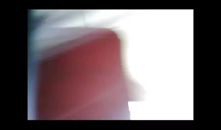 Sum tłuszcz pompowania kogut w seksowne starsze panie ustach