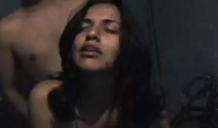 Duży penis sex starsza dziwka piersi